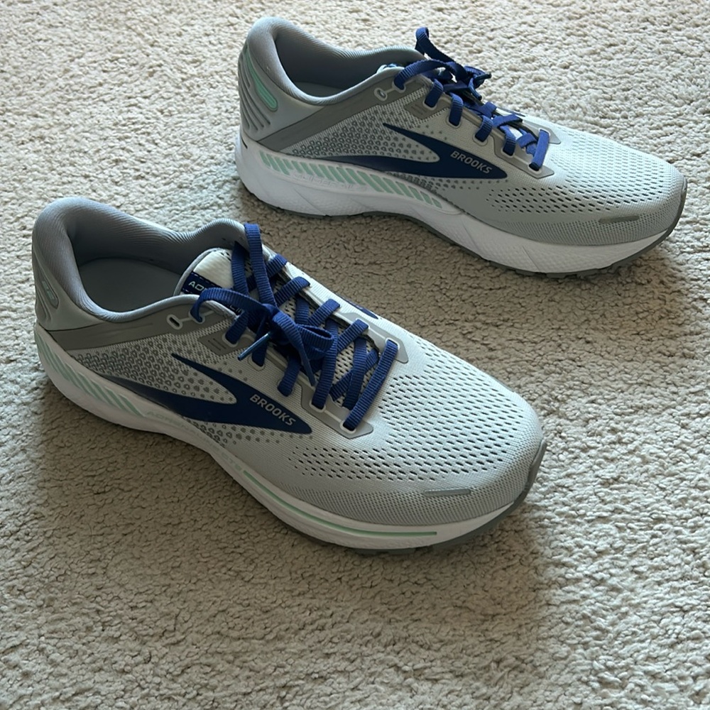 Brooks adrenaline 22 running shoesn